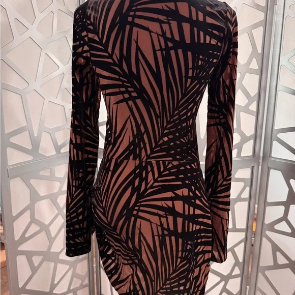 Elegant Black and Brown Patterned Mini Dress - Picture 2 of 7